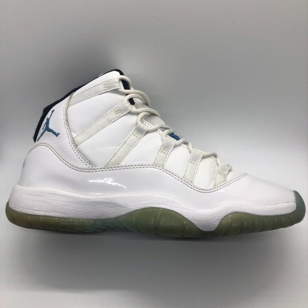 Jordan 11 Legend Blue size 6.5Y 378038-117